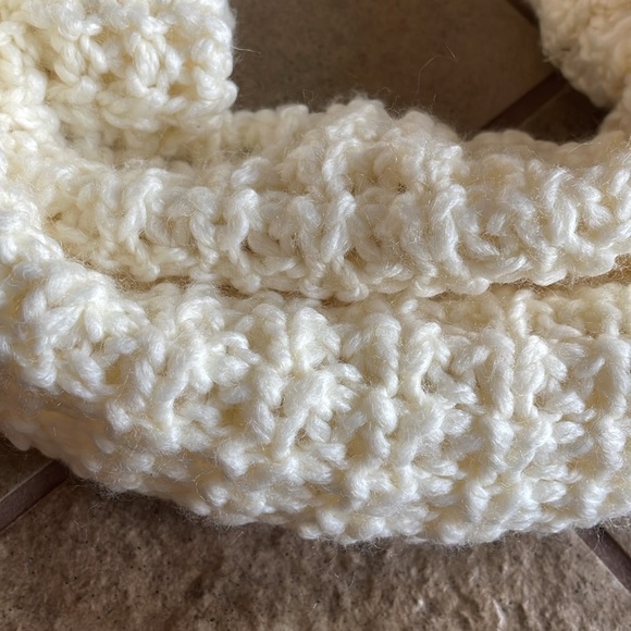 + nwot + GAP Chunky Knit Infinity Winter Scarf - Picture 2 of 5